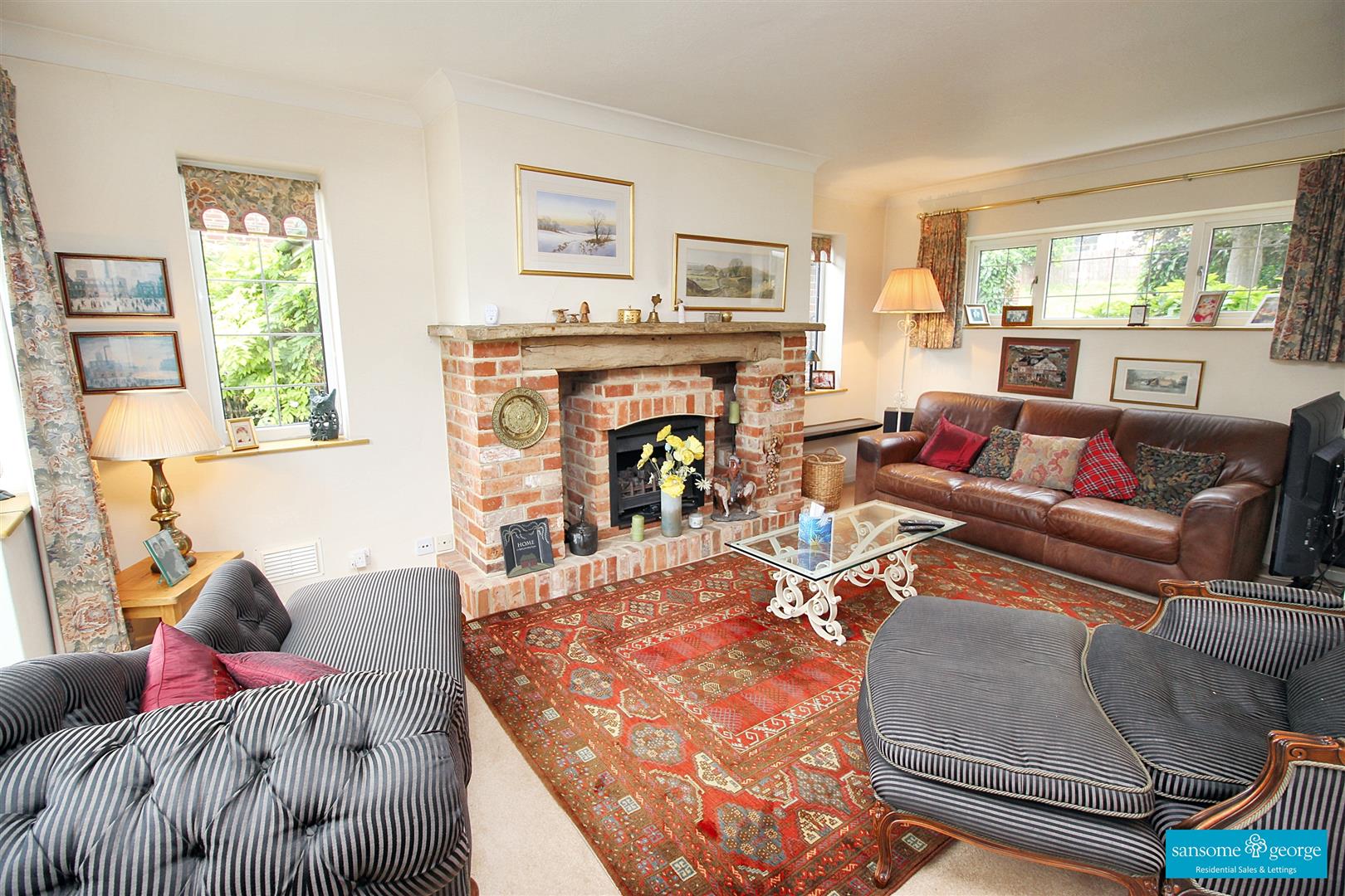 5 bed property in Fairway Avenue, Reading